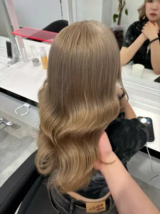 ロング 艶髪ハイトーンカラー 渋谷🎀ririkaのヘアスタイル