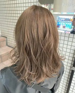 ミディアム カラー パーマ 韓国ヘア🇰🇷/ レイヤーカット✂︎のヘアスタイル