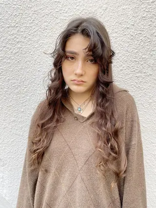 ロング 🌼U24 ヘアデザインラボのヘアスタイル