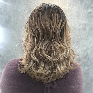 セミロング 所渉/韓国レイヤー /ウルフカットのヘアスタイル