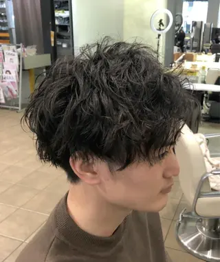 パーマ メンズ メンズ レイヤー ウルフ 弓木啓輔のヘアスタイル