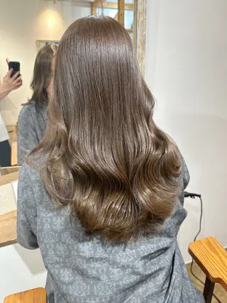 ロング カラー カネコ ナナミのヘアスタイル