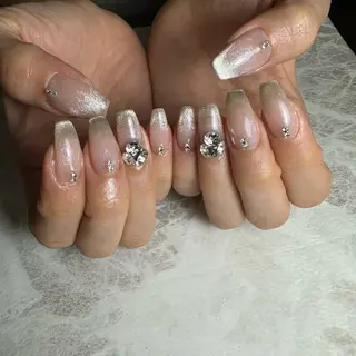 ネイル repos~ルポ~所属・里見 麗のネイルデザイン