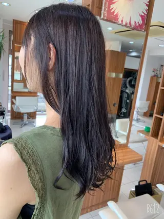 セミロング カラー パーマ ヘアアレンジ 白髪ぼかしハイライト 柳川拓哉のヘアスタイル