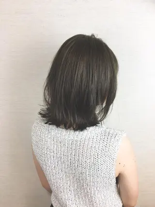 ミディアム ブリーチなしダブル/ レイヤーカット 小棹のヘアスタイル