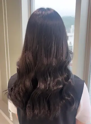 ロング カラー EIGHT ／SHU🩶のヘアスタイル