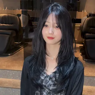 ロング ハッシュカット🖤 レイヤー/透けカラーのヘアスタイル