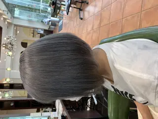 カラー 鈴木 理香のヘアスタイル