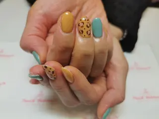 ネイル ネイルリボン 受付スタッフのネイルデザイン