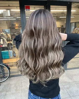 ロング カラー ヘアアレンジ ヘアローラン所属・💕 manaka🌺のヘアスタイル