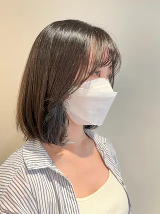 ミディアム カラー サイトウ アカネのヘアスタイル