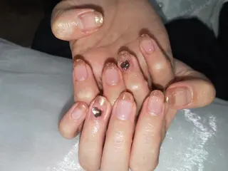 ネイル R'well所属・はばすみれ🎀ﾈｲﾙ 光ﾌｪｲｼｬﾙ ﾍｱのネイルデザイン