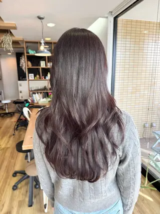ロング カラー ツキダテ ユイのヘアスタイル