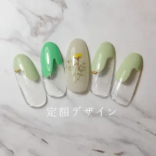 ネイル 柴田 彩のネイルデザイン