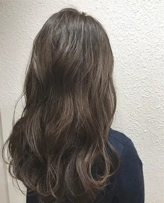 カラー she2.shinjuku所属・takumi Hのヘアスタイル