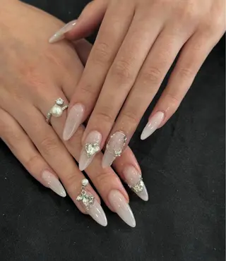 ネイル Hina 池袋 長だしチップ専門店のネイルデザイン