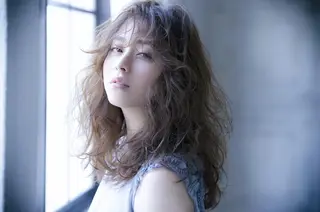 セミロング カラー 三好 麻美のヘアスタイル