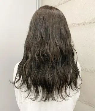 ロング 透明感/オリーブ/ グレージュ/YUKAのヘアスタイル