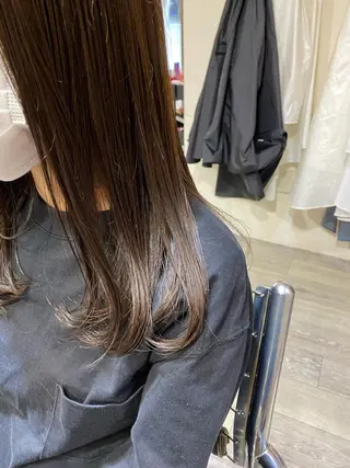 セミロング W所属・小林 朋花のヘアスタイル