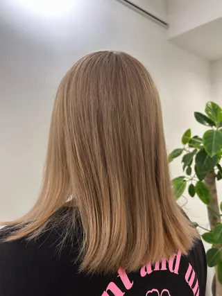 ミディアム カラー 小田切 心菜のヘアスタイル