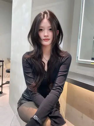 ロング 韓国ヘア/レイヤー Londエレンのヘアスタイル