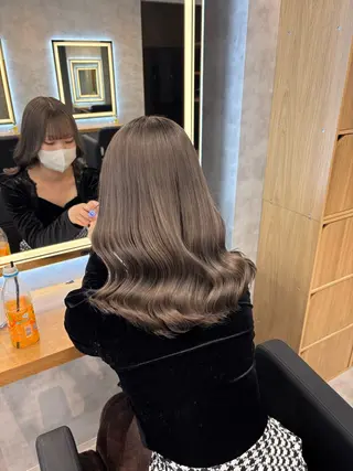 ロング カラー パーマ ヘアアレンジ 透明感ブリーチカラー 🌈TOMOHIROのヘアスタイル