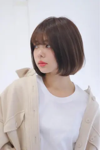 ショート 白髪ぼかしモデル募集 今村理央奈のヘアスタイル