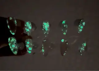 ネイル Emiネイルサロン＆スクール所属・Yui ゆいのネイルデザイン