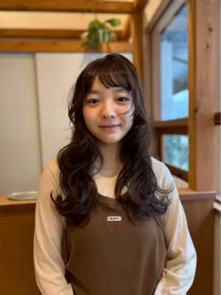 ロング カラー ENIF ツキのヘアスタイル