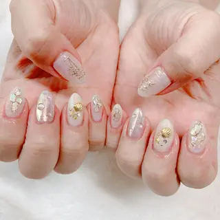 ネイル 根津 綾子のネイルデザイン