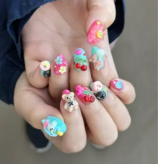 ネイル 新山 聖のネイルデザイン