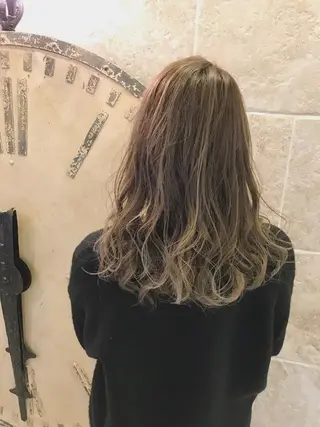 セミロング カラー 《Zina札幌大通》 Hinano🐻のヘアスタイル