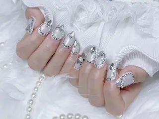 ネイル RAFFINE 月🦋🩵のネイルデザイン