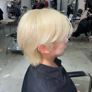 カラー メンズ ★デザインカラー ハイトーン ももか★のヘアスタイル