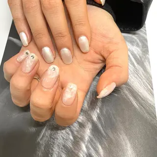 ネイル anyora nail salon所属・大人ワンホン キラキラ／Ayanoのネイルデザイン