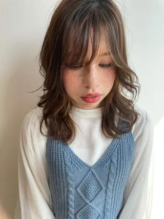 セミロング カラー eins.hair所属・過去一の柔髪ヘア 🌿einshairのヘアスタイル