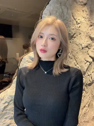 ミディアム カラー ハイトーンヘア れおん🌙のヘアスタイル