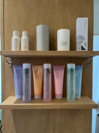 YUI／レイヤー カット/透明感カラーのヘアスタイル