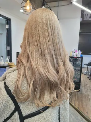 ロング fand AKANE のヘアスタイル