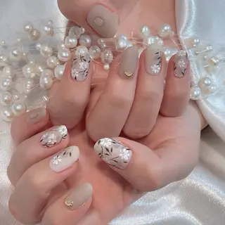 ネイル RAFFINE 月🦋🩵のネイルデザイン