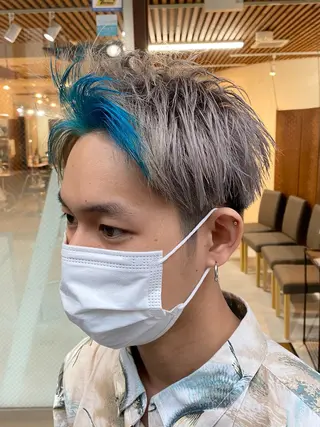 ショート カラー 白髪ぼかし バレイヤージュ志鎌のヘアスタイル