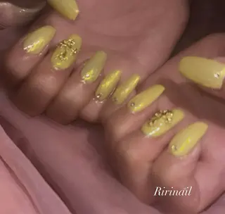 ネイル 𝐁𝐞𝐥𝐥 𝐦𝐞のネイルデザイン