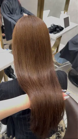 ロング Nanami / ベージュ/グレージュのヘアスタイル