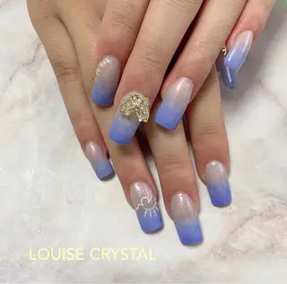 ネイル LOUISE CRYSTALのネイルデザイン