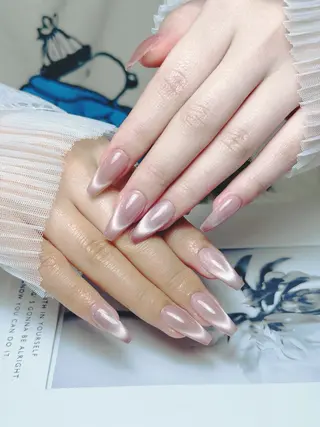 ネイル Aura Nail Studioのネイルデザイン