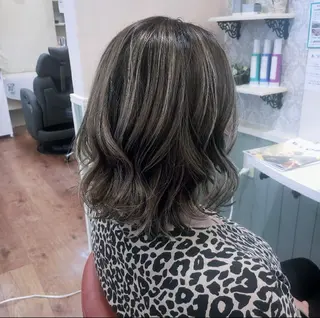 カラー R hair🧡 伊藤美和🤎のヘアスタイル