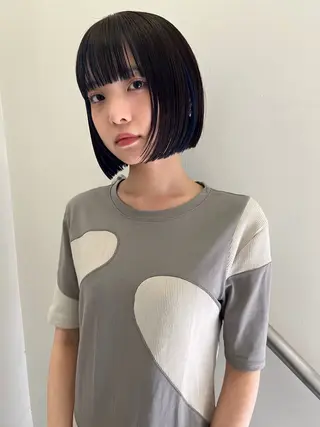 ショート カラー ぱつっとボブ kanaのヘアスタイル