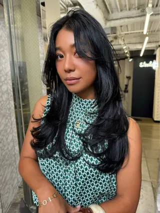 ロング カラー 🕊️レイヤーカット 透明感カラー GOのヘアスタイル