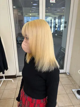 ミディアム カラー スズキ ユウナのヘアスタイル