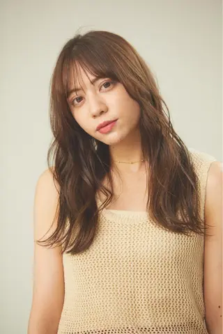 ロング 佐々木 芽衣のヘアスタイル